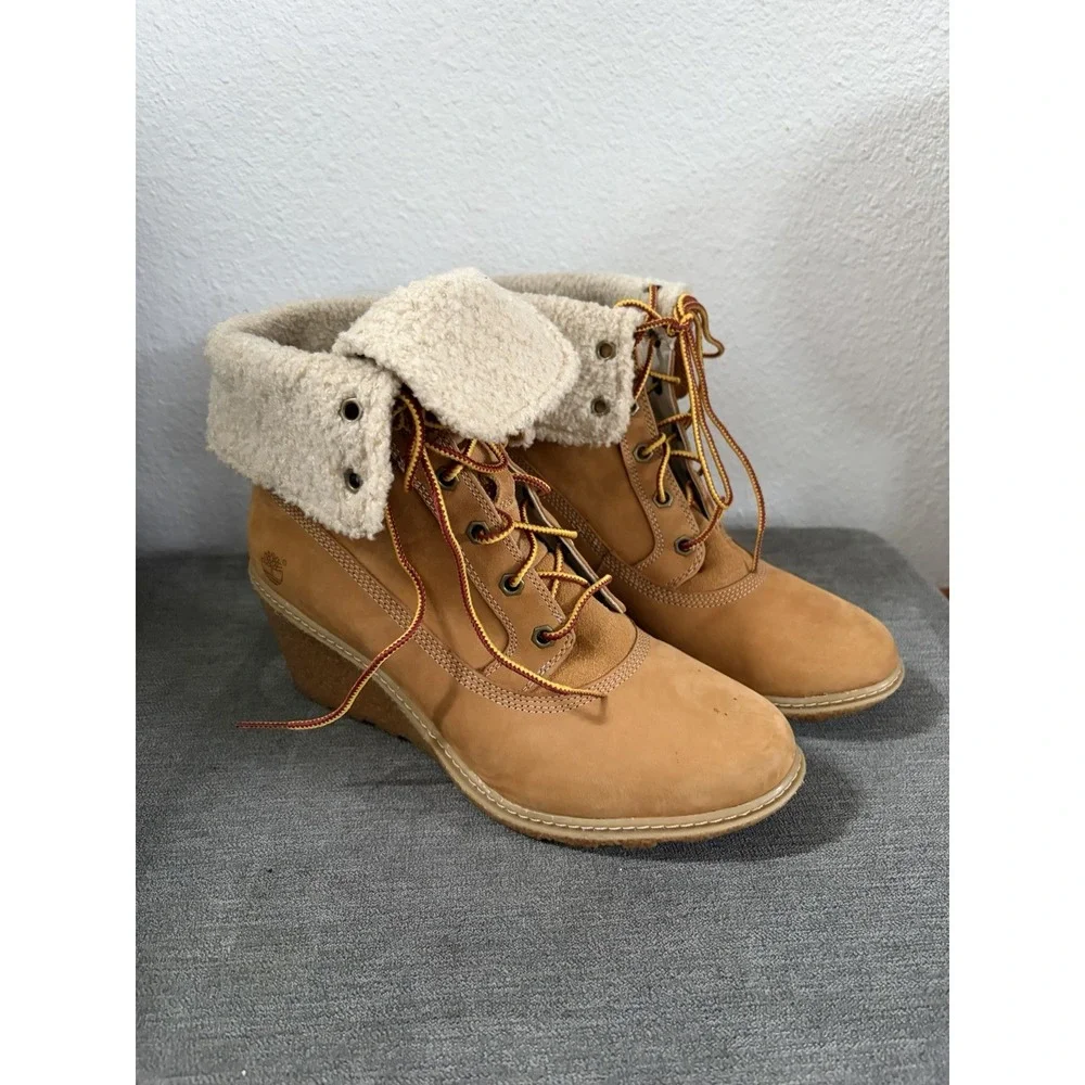 Timberland Women's Amston 2.5 Inch Wheat Nubuck Wedge Heel Boots 8257A Size 8.5